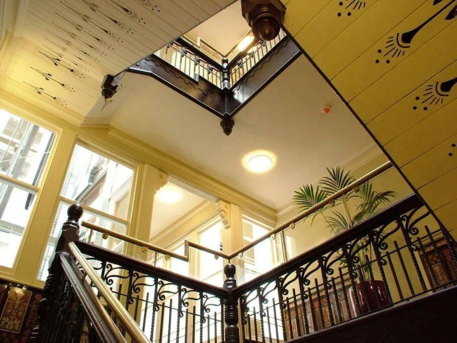 Boutique City Centre Flat By City Superhost Манчестер Экстерьер фото